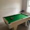 Entire Family Entertainment Holiday Home - 3 x Floors - Free Parking - Games Room - Private Garden - Workspace and Wifi 112mb - Self Check-in