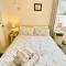 The Garden Cottage - Elevated position, wonderful views over Dartmouth, beautiful garden