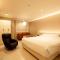 KNOWS HOTEL