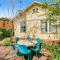 Beautiful Art Bungalow