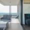 Phaedrus Living: Sea View Anna Residence 302