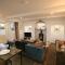 The Old Scullery, Cosy Stylish Apartment for two on Harrogates Iconic Stray