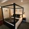 The Old Scullery, Cosy Stylish Apartment for two on Harrogates Iconic Stray