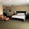 Days Inn & Suites by Wyndham Sutton Flatwoods - Sutton