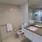 OceanView Oasis 2BR Apt - 5Mins to Beach - Family Resort - Gold Coast