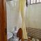 The Annex at 64 : Cozy, rustic cottage/treehouse