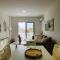 Phaedrus Living: City View Fountain Court 113