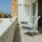 Phaedrus Living: City View Fountain Court 113