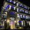 SKS Luxury Suites & Rooms