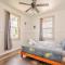 NEW - Pineapple Loft - Entire House Downtown Hilo with AC - هيلو