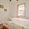 NEW - Pineapple Loft - Entire House Downtown Hilo with AC - هيلو