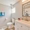 NEW - Pineapple Loft - Entire House Downtown Hilo with AC - هيلو