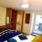 “Dragons Den” Centrally located Modern Apartment