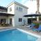 Villa Isabella: Coral Bay Beach, Seaview