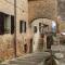 Enchanting Flat with Patio in Abbadia a Isola