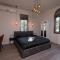 Kings bed - Stay Royal and Stylish Bahais Garden