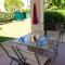 Charmant appartement à Saint-Cyr-sur-Mer avec jardin privé
