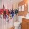 Cathedral Charmer--2 BR English Basement, with Garden Access - 华盛顿