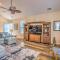 Home with Deck 1 Mi to Surfside Beach Access! - 默特尔比奇