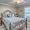 Home with Deck 1 Mi to Surfside Beach Access! - 默特尔比奇