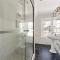 Orange Oasis in the Heart of East Rock with FREE parking near DT and Yale