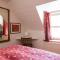 Loch Ness village cottage for 2 with free parking & pets welcome