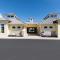 4 BR 4 BA Villa Hidden Gem 5 Min to Disney 1804ft²
