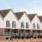 16 The Boathouse
