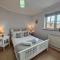 Birdsong Rural Winchester Twyford - 2BR, 5BR, 7BR - sleeps upto 16 - Winchester