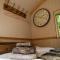 Piano Forte - a delightful rural shepherd hut & hot tub available ! - Rushford