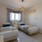 Sweet retreat 2-BR Apartment in Mackenzie