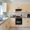 Sweet retreat 2-BR Apartment in Mackenzie