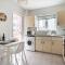 Sweet retreat 2-BR Apartment in Mackenzie