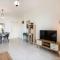 Sweet retreat 2-BR Apartment in Mackenzie