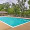 Reeds Spring Retreat with Lakeview Deck and Grill