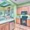7 Mi to Beach: Bluffton Cottage w/ Furnished Patio
