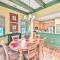 7 Mi to Beach: Bluffton Cottage w/ Furnished Patio