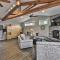 Travelers Retreat Studio with Patio and Yard! - Tualatin