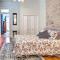 Historic Townhome - 2 Mi to French Quarter!