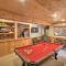 Peaceful and Idyllic Forest Cabin with Pool Table - Pine Mountain Club
