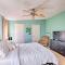 Sebastien Cottage with Screened Porch, 5 Mi to Beach - Sebastian