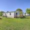 Sebastien Cottage with Screened Porch, 5 Mi to Beach