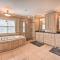 Executive Home with Heated Pool on Lake Wawasee - 雪城