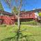 Rustic Groveland Home Private Hot Tub, Deck and BBQ