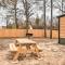 Beautiful New Bern Studio Cabin with Fire Pit!