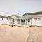 Cozy Hampton Cottage with BBQ - Walk to Ocean!