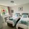2 Bedroom Cottage sleeps 4, with Pool Use, Sennen