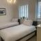 UNRIVALLED LOCATION - FIVE STAR - Worcester Apartment