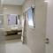 Hall 92 Quartos com WC em moradia com piscina A-das-Lebres Loures - Loures