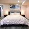 Renovated Guest Suite Near The Lake & High Park in Toronto!